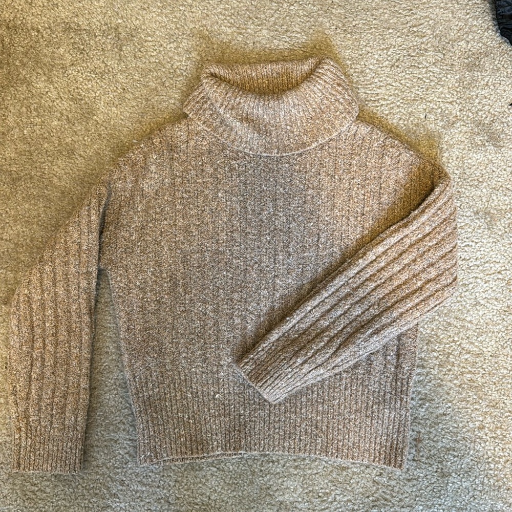 Cute turtleneck ribbed sweater